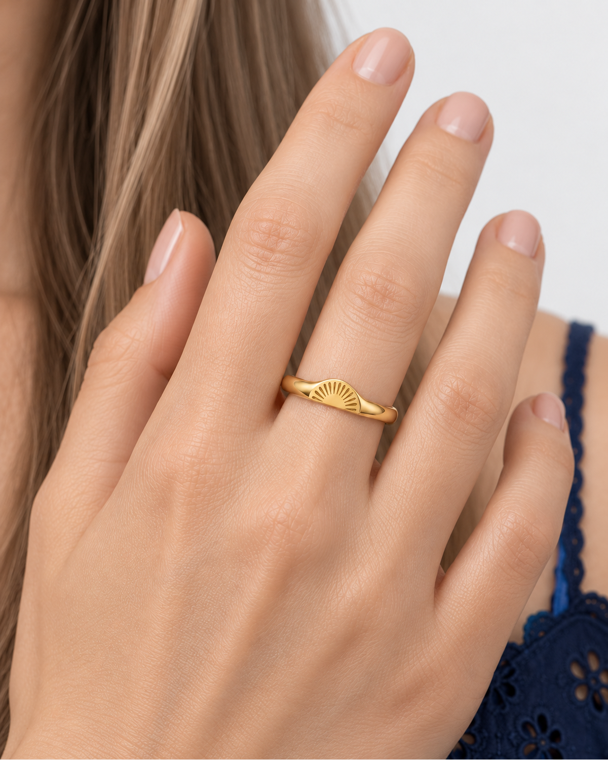 Estelle Sunrise Ring — close-up model scale detail