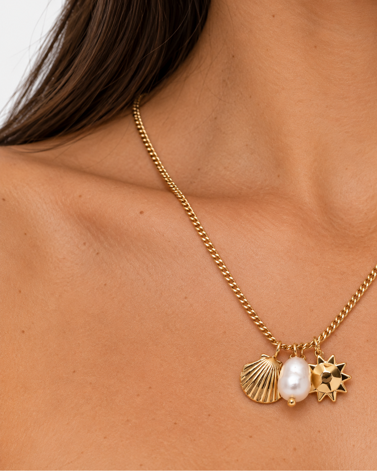 Lulwa necklace — plain polished gold curb-style chain without bead stations