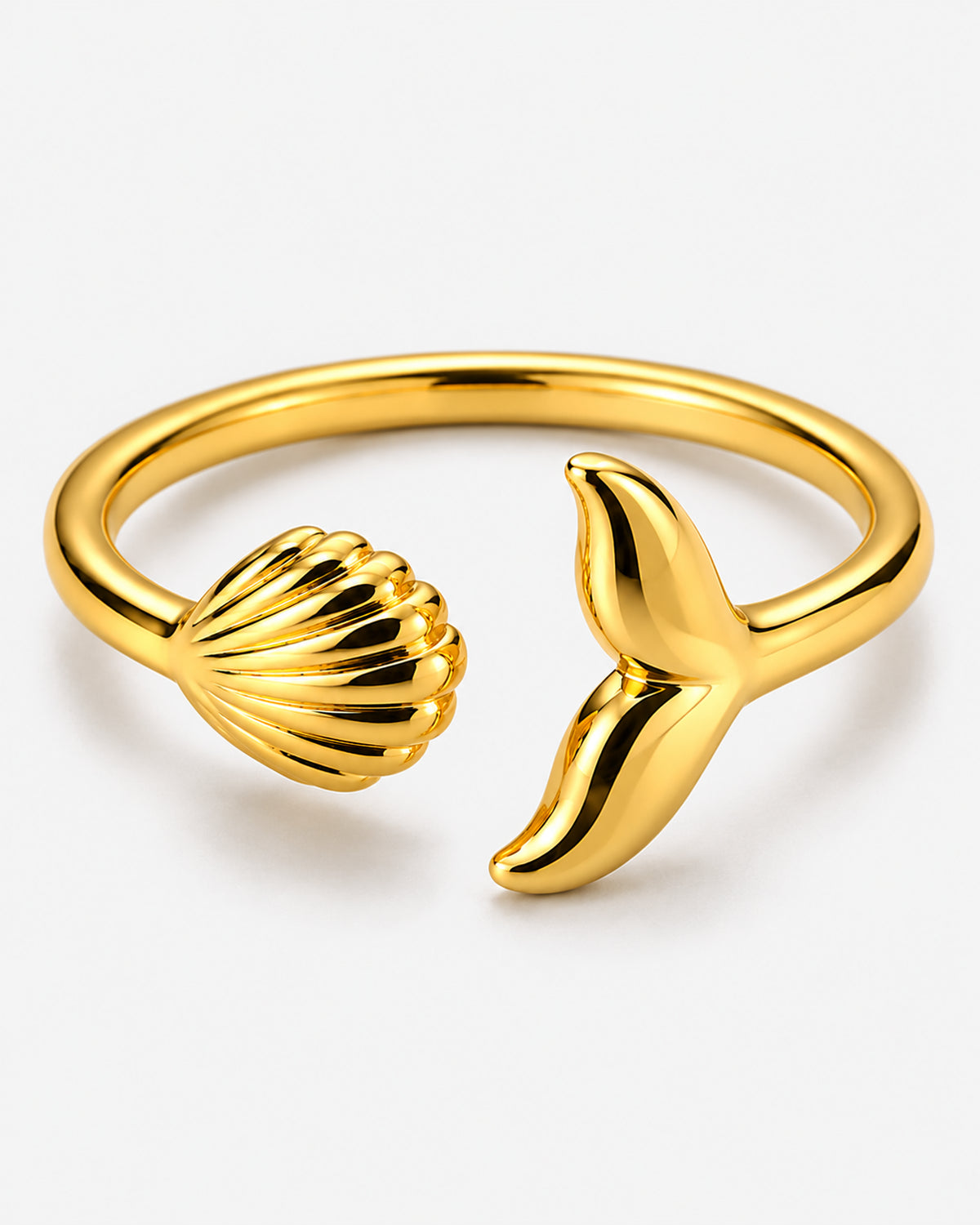 Horizon Adjustable Ring — Gold shell and whale-tail macro