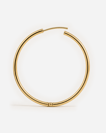 Gold Willa thin hoop open sleeper-post detail