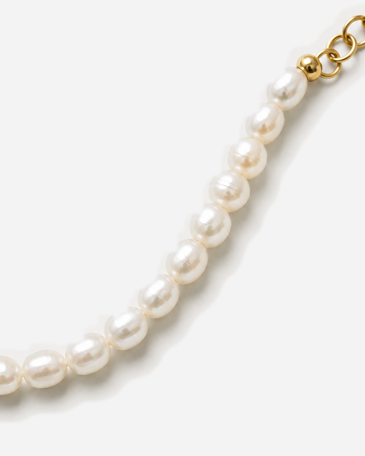 Elara Freshwater Pearl Choker — product macro detail
