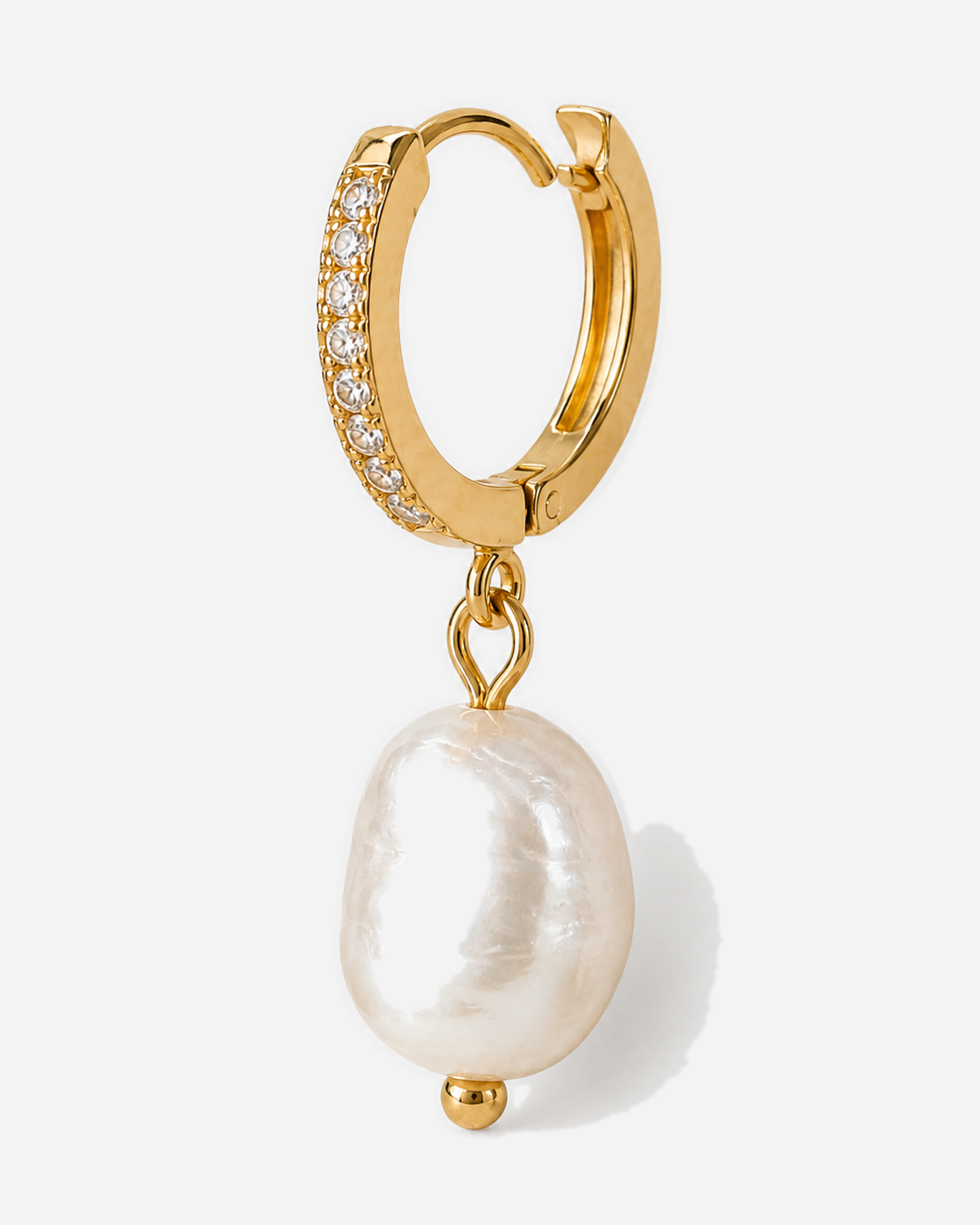Saskia Freshwater Pearl Hoop Earrings — product macro detail