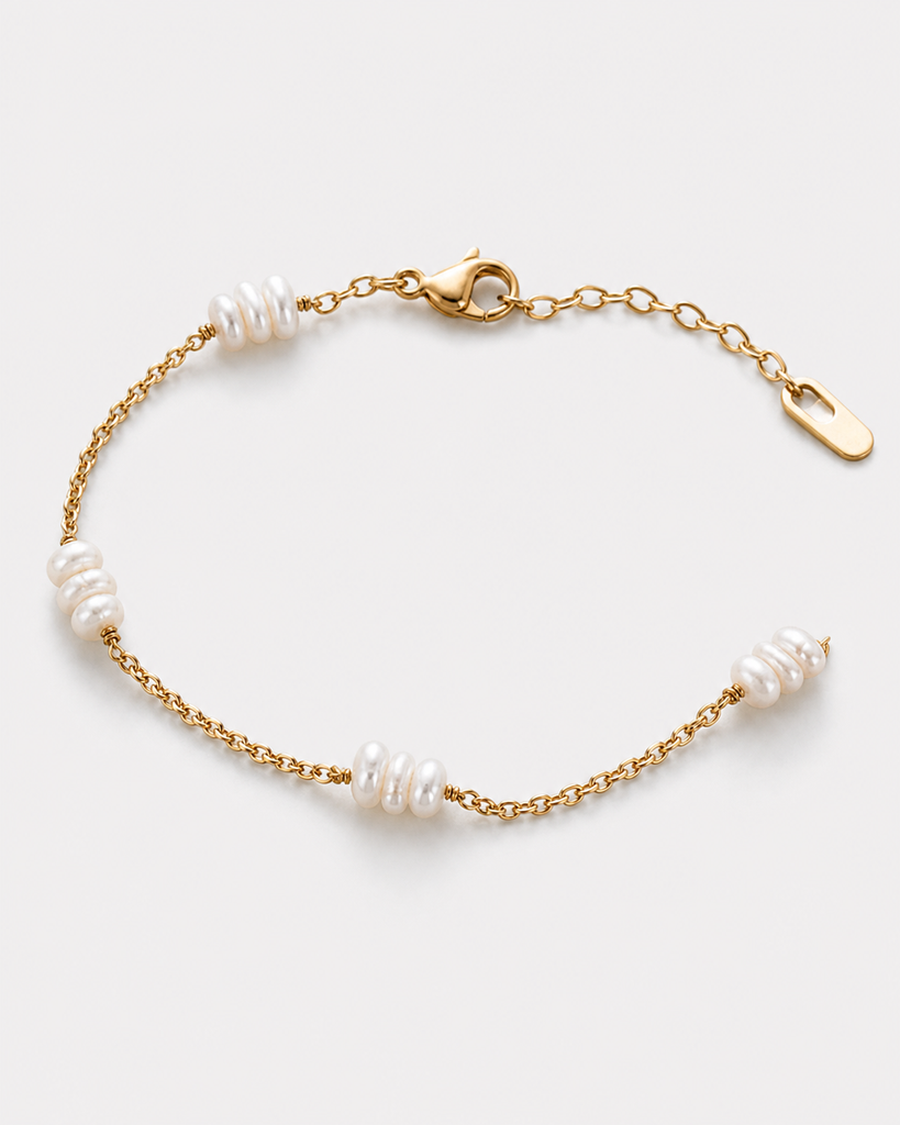 Sophia Pearl Bracelet — product macro detail