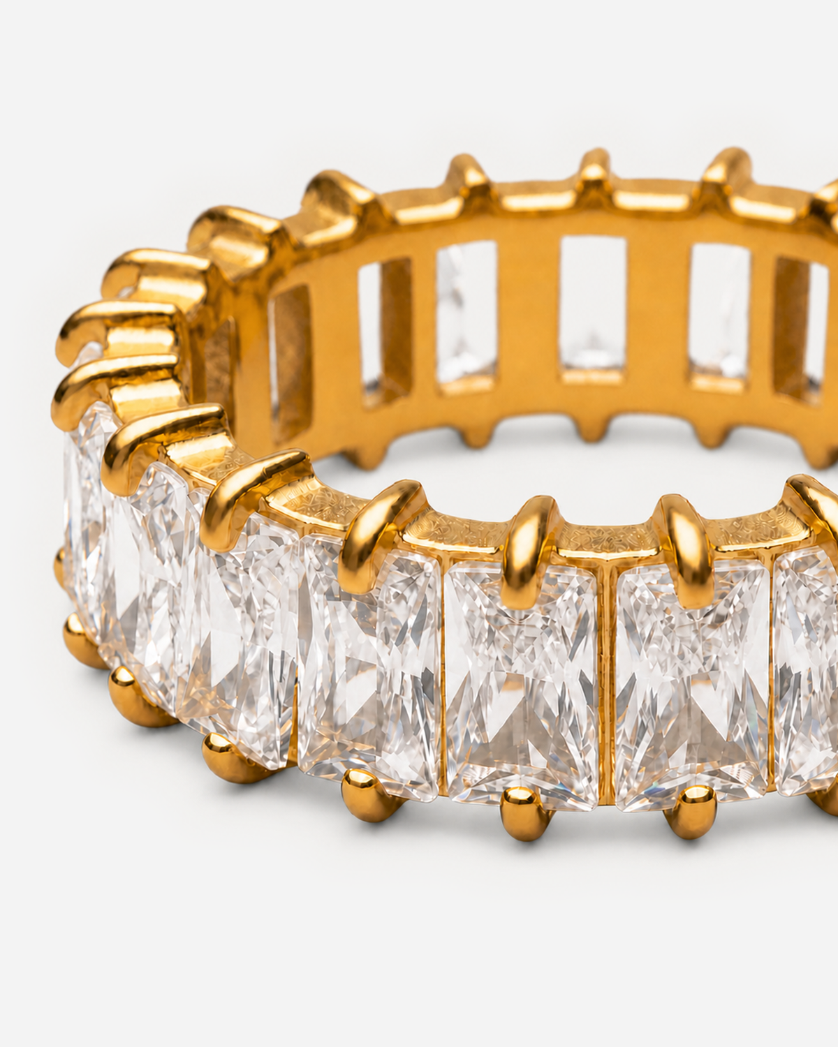 Cosima Eternity Ring — Gold — product macro detail