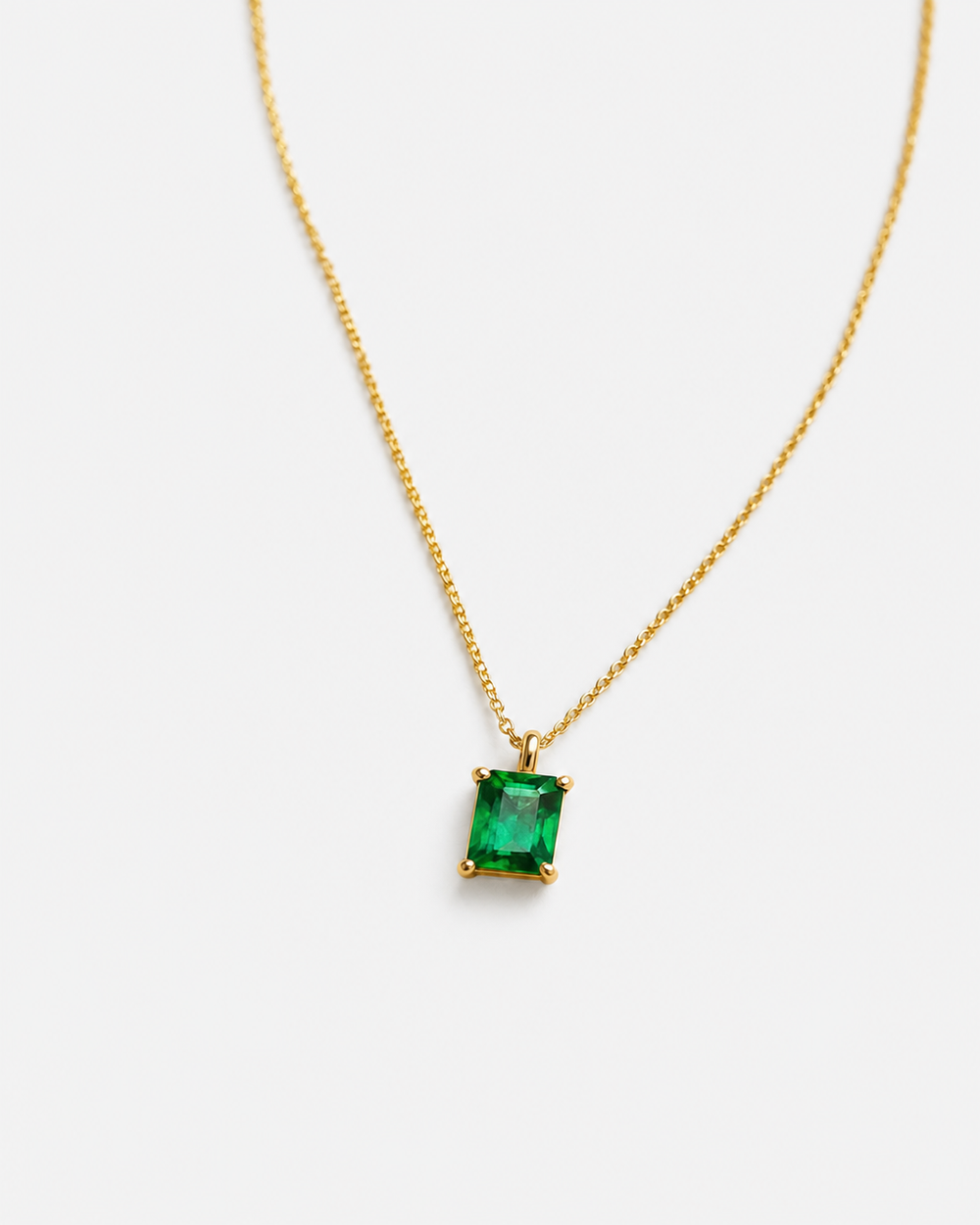 Xanthe Emerald Necklace — product macro detail