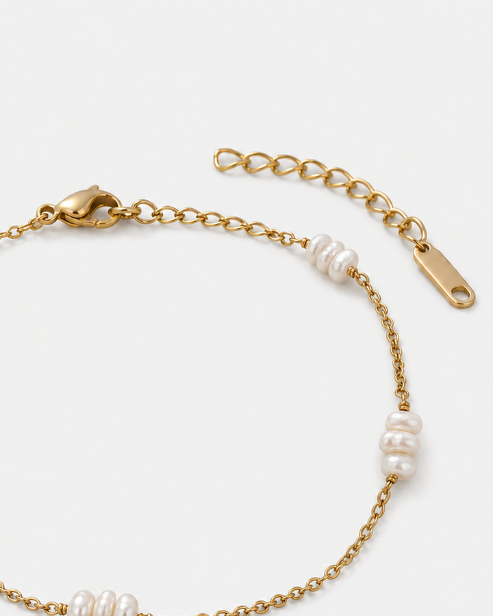 Sophia Pearl Bracelet — lobster clasp, oval extender and flat end-tag closure detail