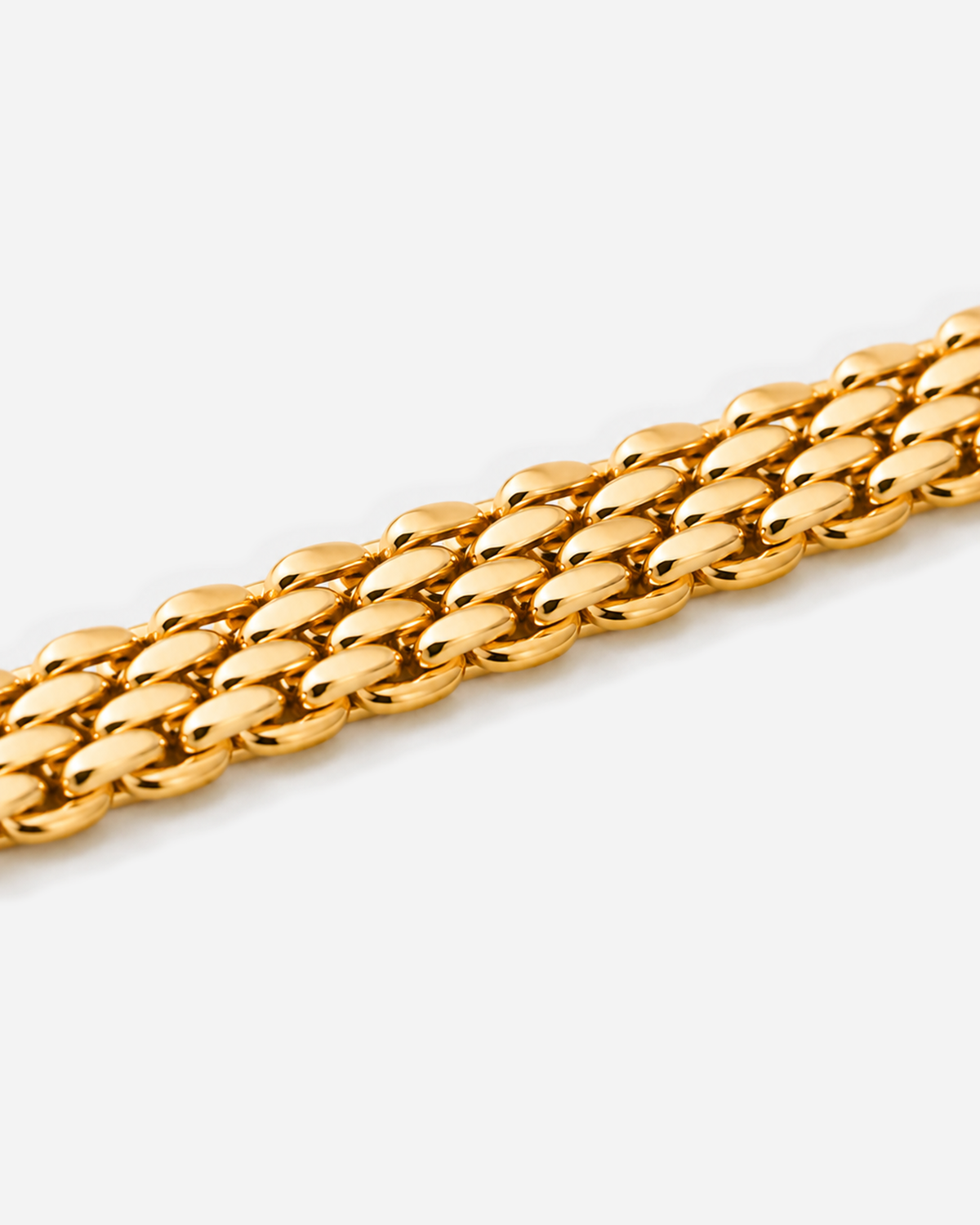 Ilaria Sifnos Bracelet — 20 — Gold — powder-blue/white outfit — three-row chain macro