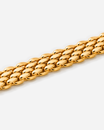 Ilaria Sifnos Bracelet — 20 — Gold — powder-blue/white outfit — three-row chain macro
