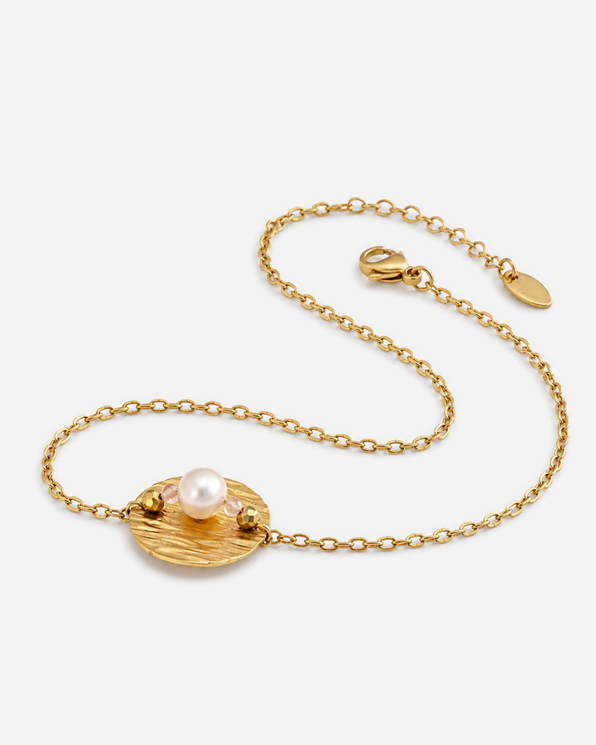 Rita Pearl Bracelet — Gold editorial detail