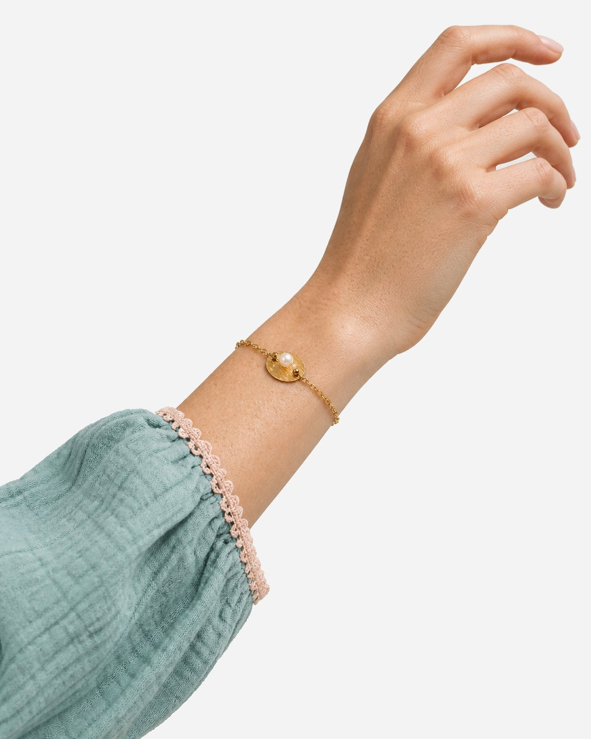 Rita Pearl Bracelet — Gold model view